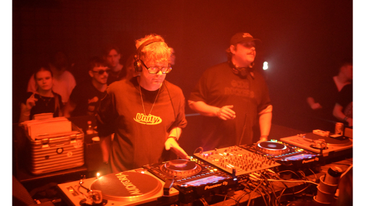 Mantas_T-b2b-Less_Feeling-at-Prisukamas_Abrikosas-at-club-Auditorija-in-Kaunas-2025-2