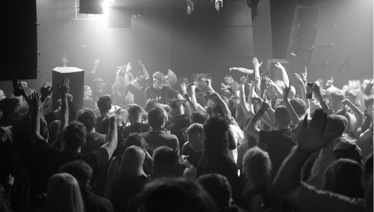 Mantas_T-b2b-Less_Feeling-at-Prisukamas_Abrikosas-at-club-Auditorija-in-Kaunas-2025-5-1