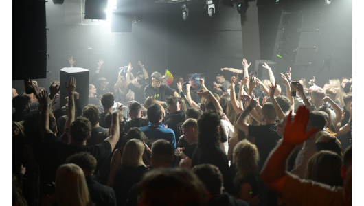 Mantas_T-b2b-Less_Feeling-at-Prisukamas_Abrikosas-at-club-Auditorija-in-Kaunas-2025-5